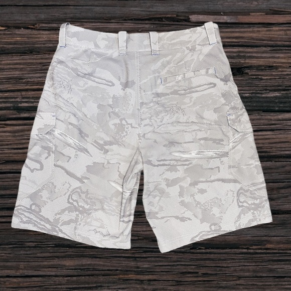 Under Armour Gray Cargo Shorts Lightweight Knee-Length - Picture 2 of 3